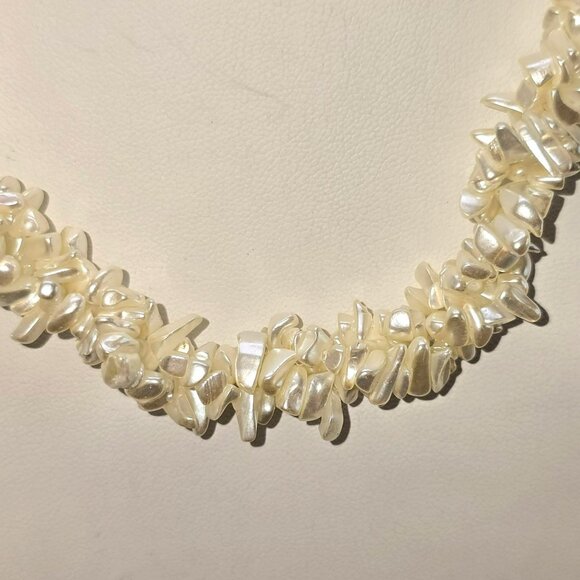 Vintage White Freshwater Pearl Chip Necklace With Metal Clasp 3-Strand HS214 - Picture 4 of 4